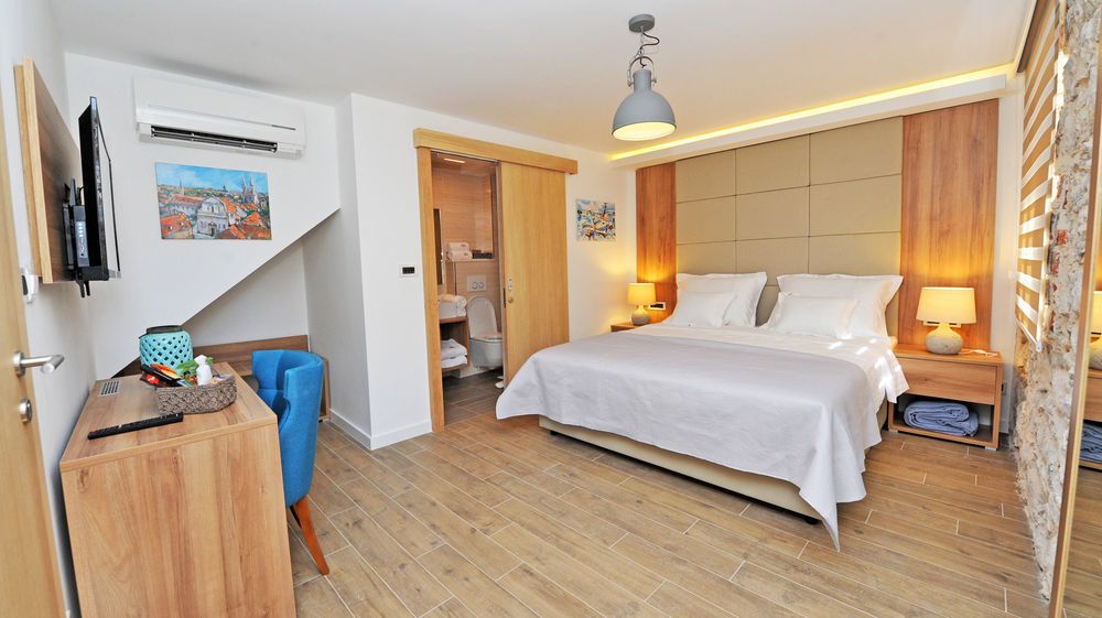 Ibella Boutique Rooms Split Exterior photo