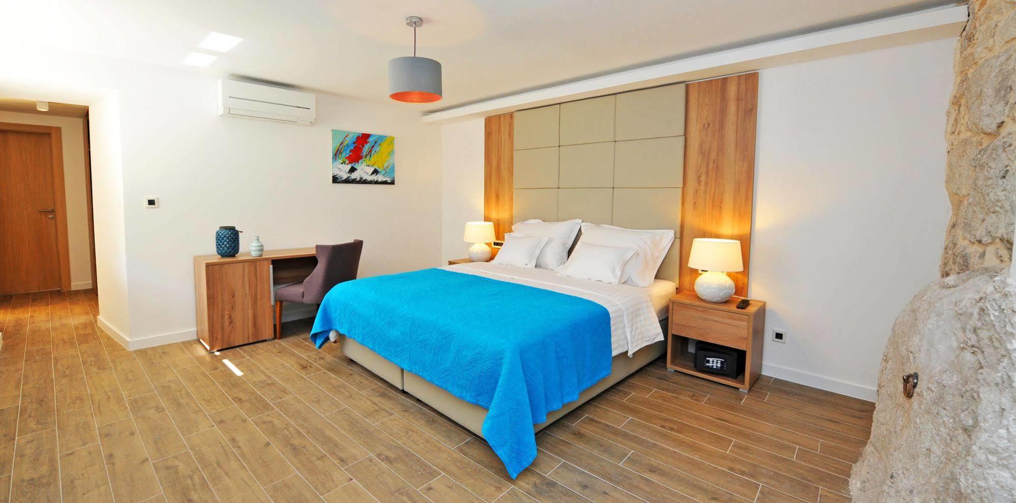 Ibella Boutique Rooms Split Exterior photo